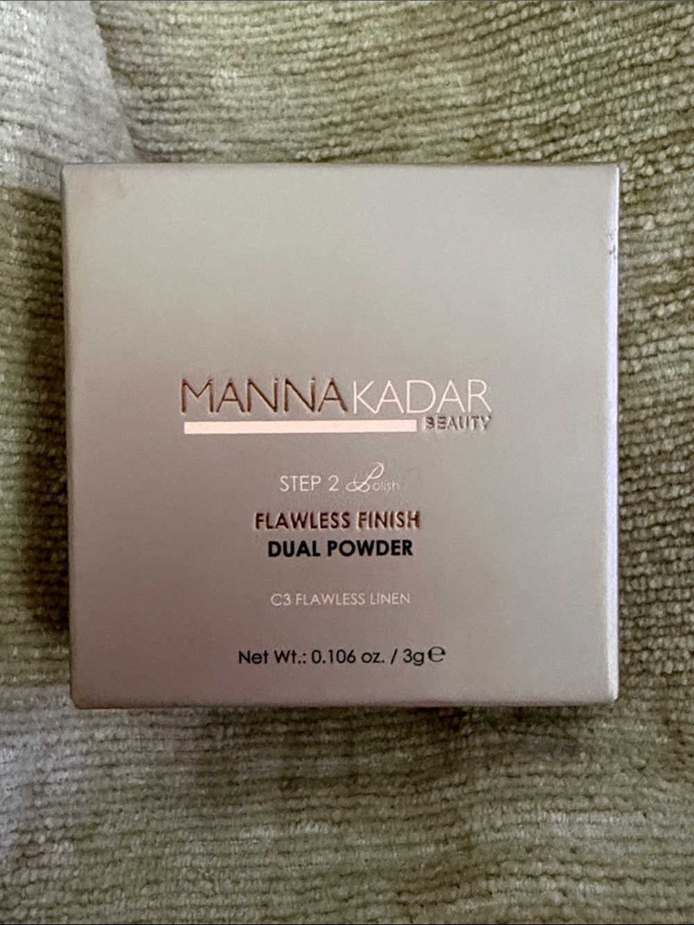 Manna Kadar Flawless Finish Dual Powder - C3 Flawless Linen